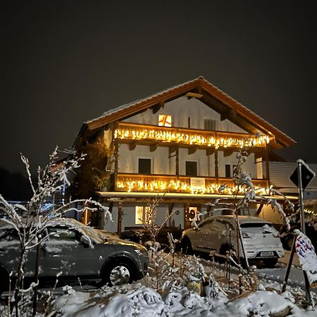 Ihre Ferienwohnung bayrisch mehr... Gstadt am Chiemsee Exterior foto