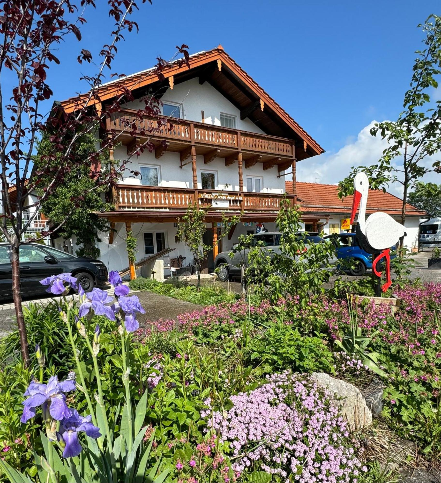 Ihre Ferienwohnung bayrisch mehr... Gstadt am Chiemsee Exterior foto